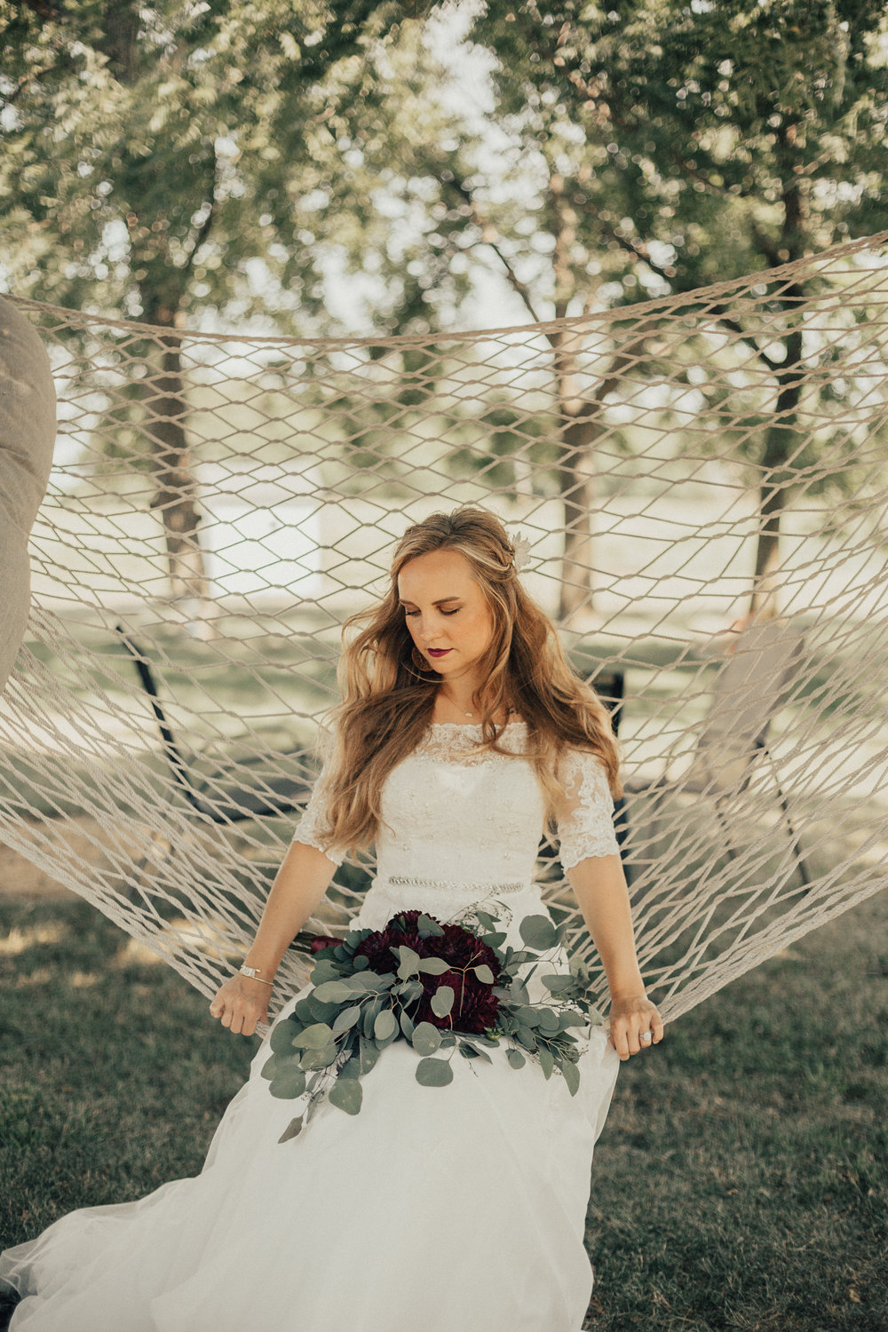 intimate-backyard-wedding-destination-wedding-photographer-iowa-wedding-cleveland-wedding-photographer-mariah-lillian-photography-bride