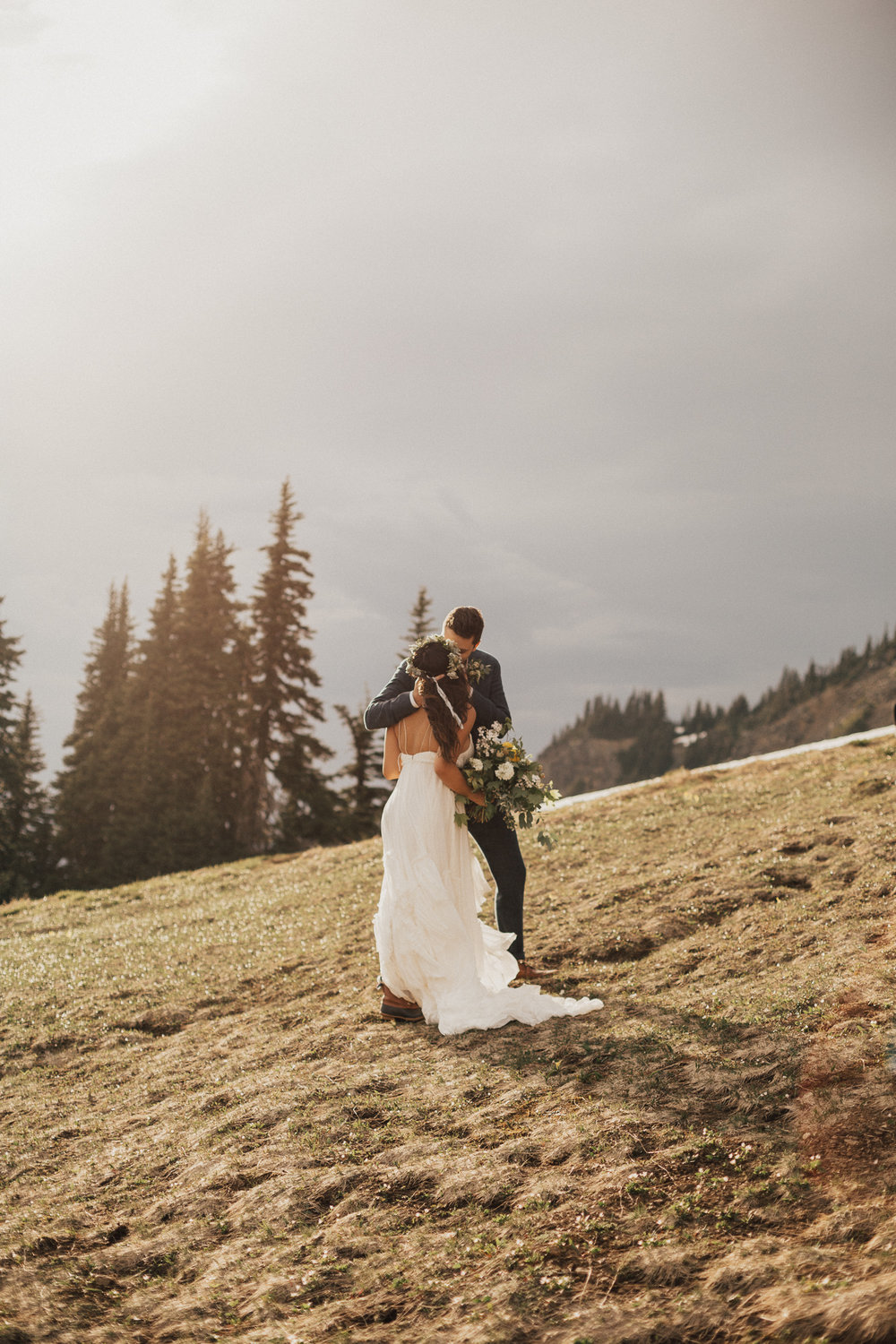 elopement-ideas-elopement-packages-elopement-inspo-eloping-ideas-mountain-elopement-cleveland-wedding-photographer-destination-wedding-photographer-travel-photographer-europe-wedding-photographer