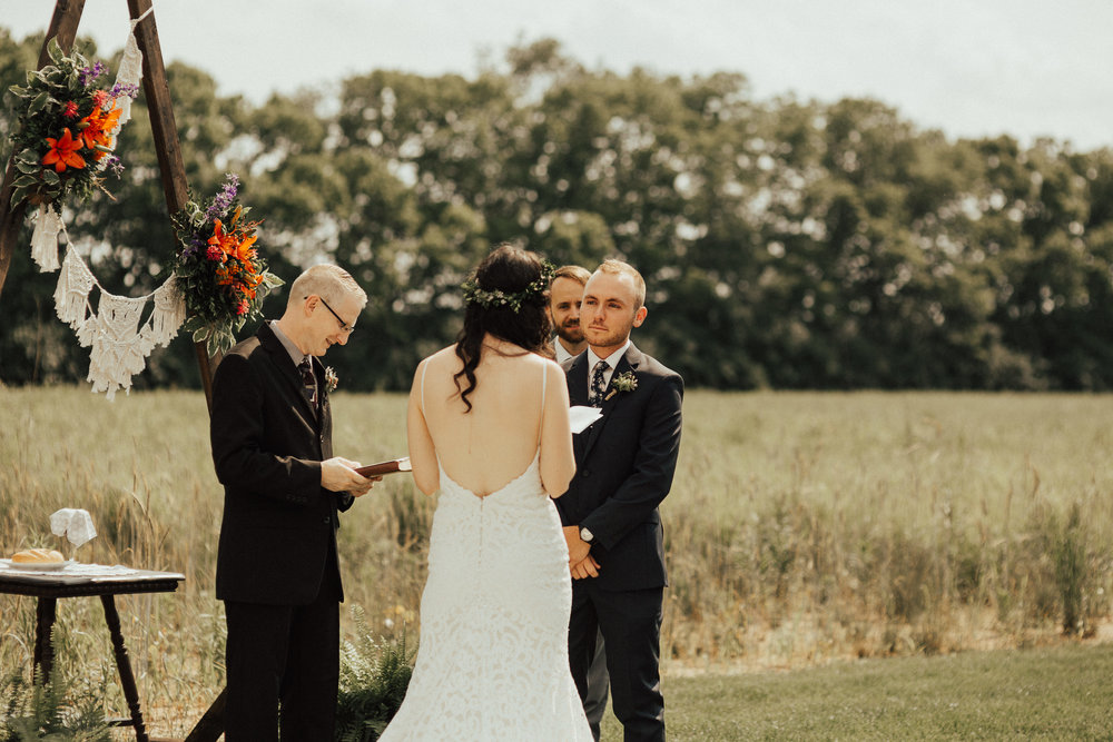 intimate-cleveland-wedding-outdoor-wedding